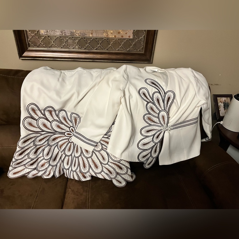 Vintage Ann Gerlin White & Brown Embroidered 2 Piece Skirt Suit